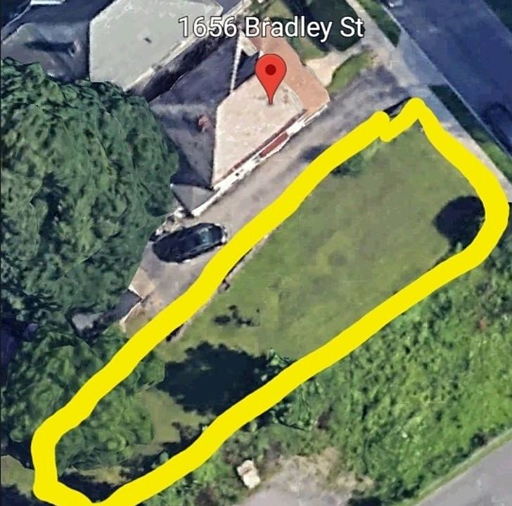 2nd image of 1656 Bradley St