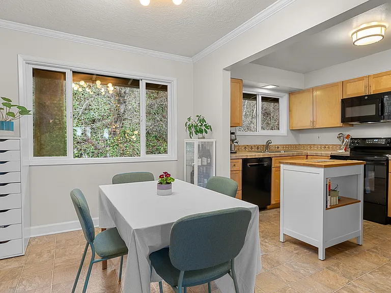 1025 SW Bertha Blvd #3 — Photo 13