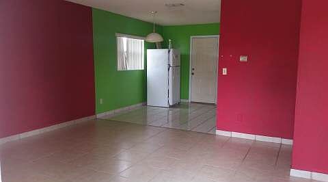 2nd image of 404 Las Palmas Cir #601