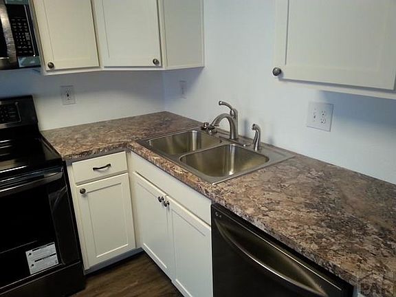 3rd image of 923 29th Ln