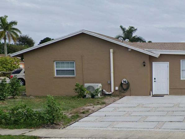 225 Laken Dr
