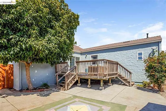 930 34th St — Photo 26