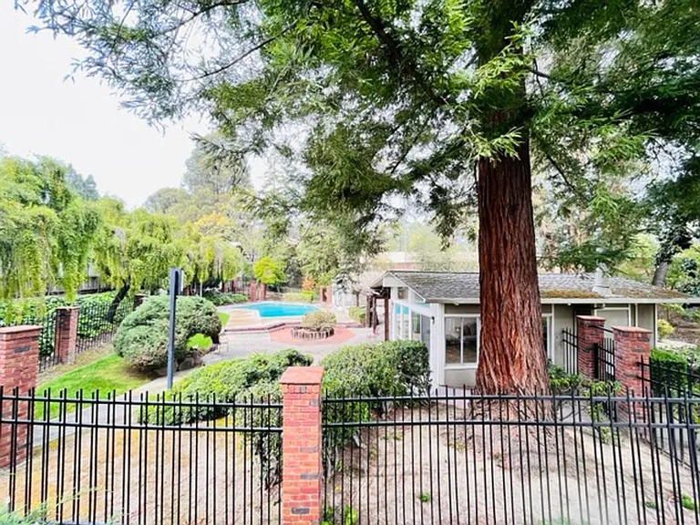 394 Ilo Ln #703 — Photo 27