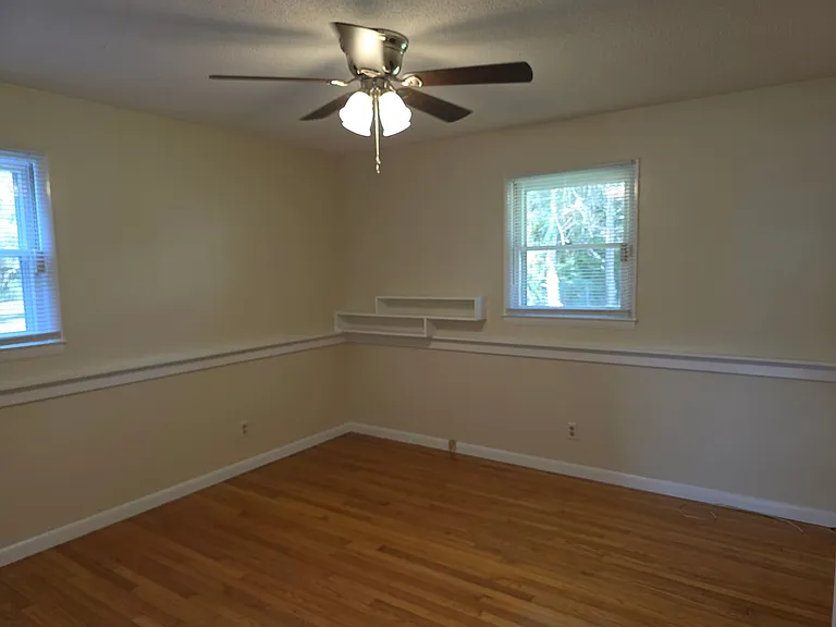 3322 Hart St — Photo 10