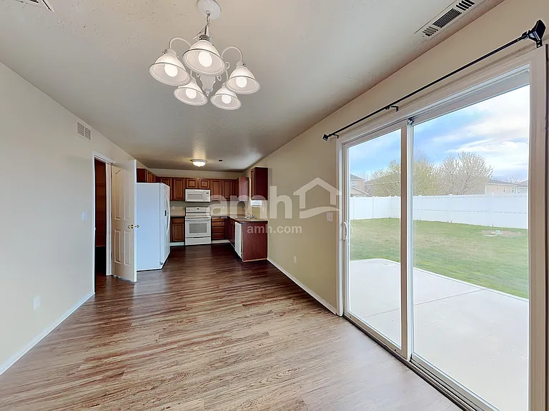 363 E Ivy Glade St — Photo 5