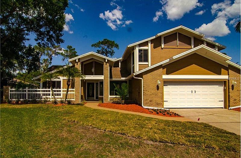1st image of 2104 N Golfview Dr