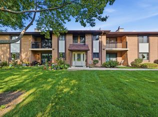 2204 Wharf Dr APT 2306, Woodridge, IL 60517