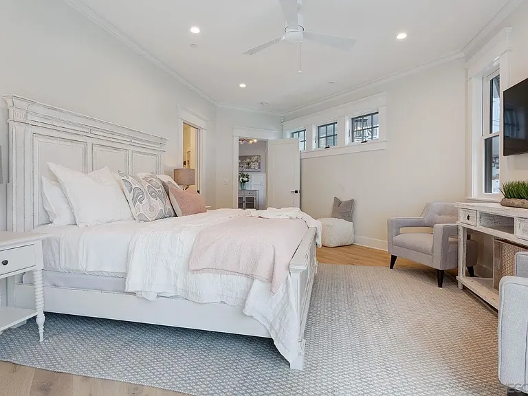 1048 Isabella Ave — Photo 24