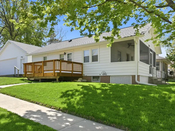 1201 S 44th St, Omaha, NE 68105