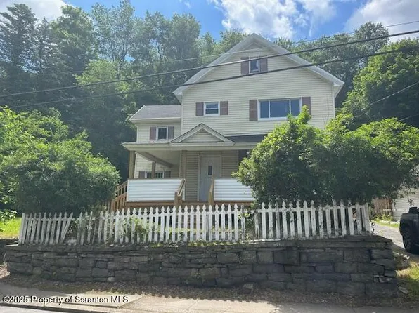 86 Pike St, Carbondale, PA 18407