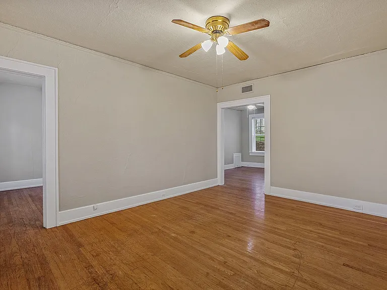 Highland Court — Photo 12