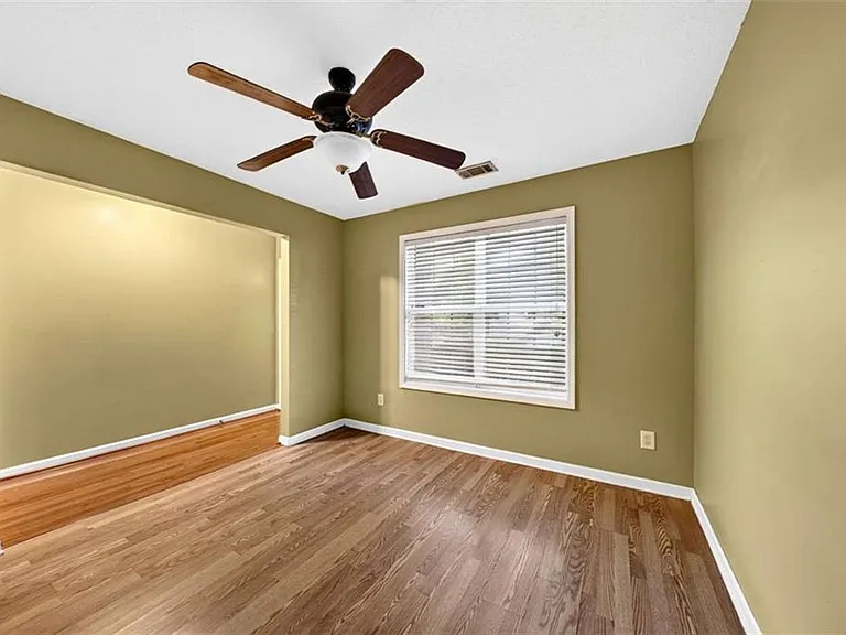 744 W Vincent Dr — Photo 11