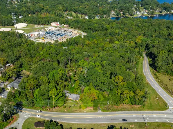 704 Old Cherokee Rd, Lexington, SC 29072