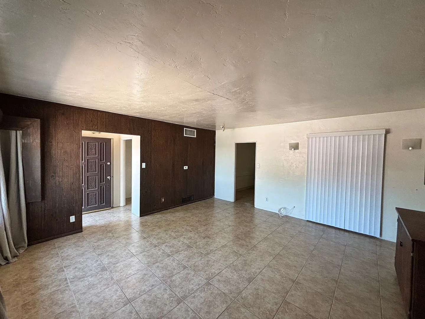 4132 E. Kings Rd — Photo 3