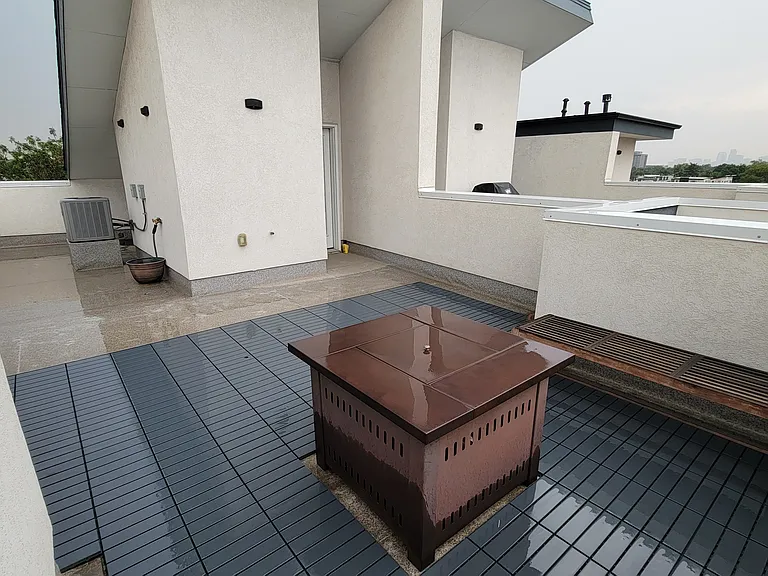 Roof/Patio