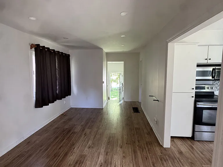 51 Windsor Dr — Photo 5