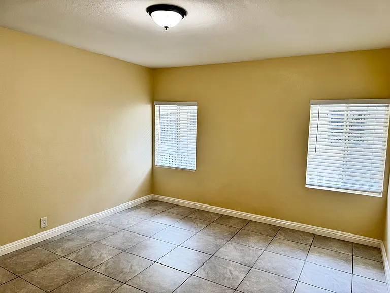 1929 Pine Ave #3 — Photo 12