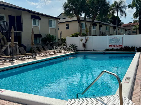 4040 Crystal Lake Dr #101, Pompano Beach, FL 33064