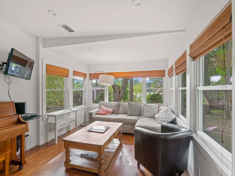 22 The Pkwy — Photo 2