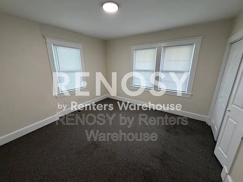 5 bed, 2.5 bath, 2500 sqft, $2,500 — Photo 1