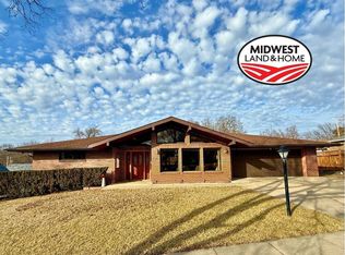 1306 Alston St, Marysville, KS 66508