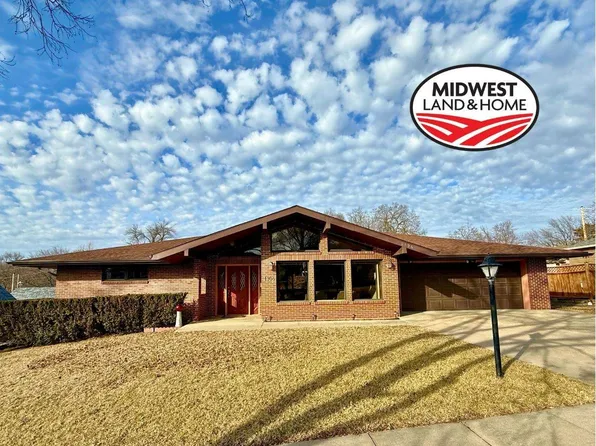 1306 Alston St, Marysville, KS 66508