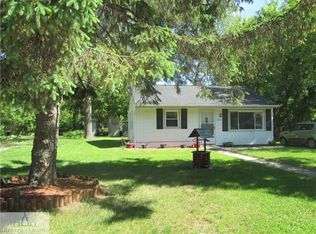 1320 Warwick Dr, Lansing, MI 48910