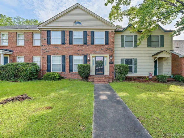 176 Fairway Woods Dr, Ozark, AL 36360
