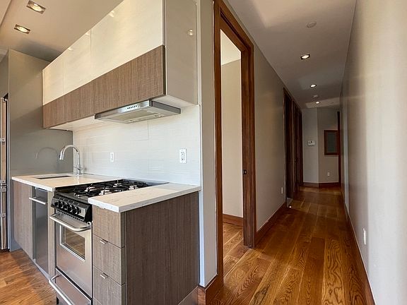 4th image of 865 Willoughby Ave #X