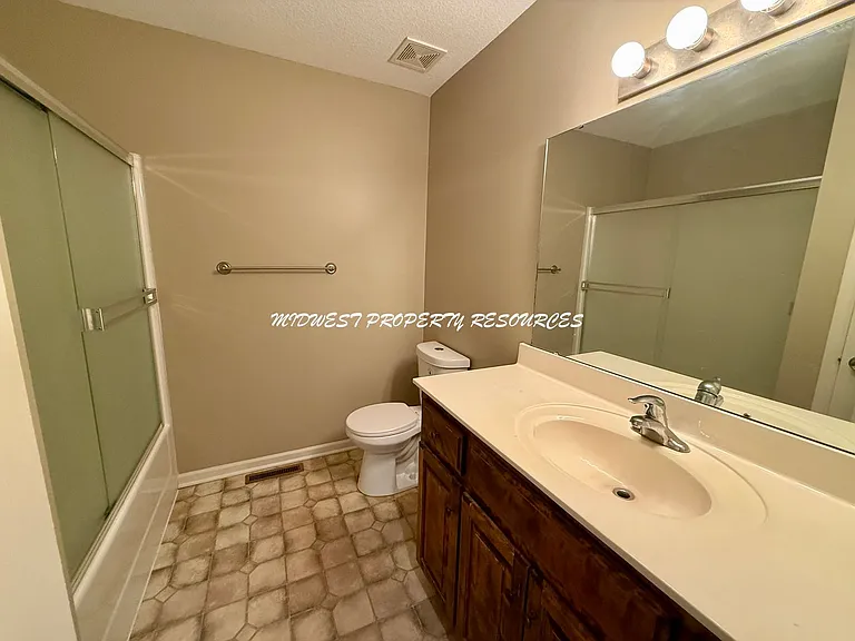 9002 E 85th St — Photo 16