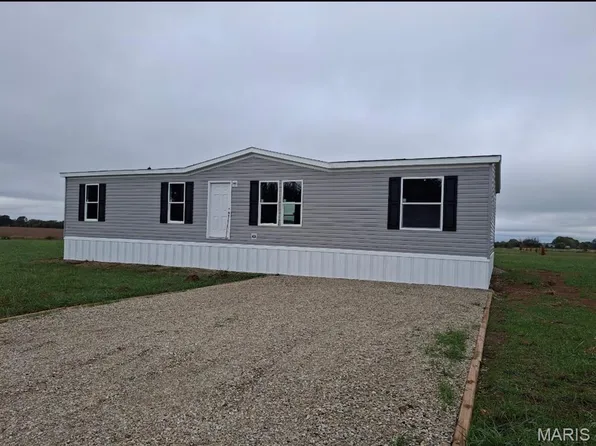 19845 Divine Rd, Lebanon, MO 65536