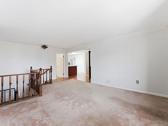 5th image of 229 Centre Ave