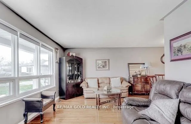 3 bed, $1,200 — Photo 4
