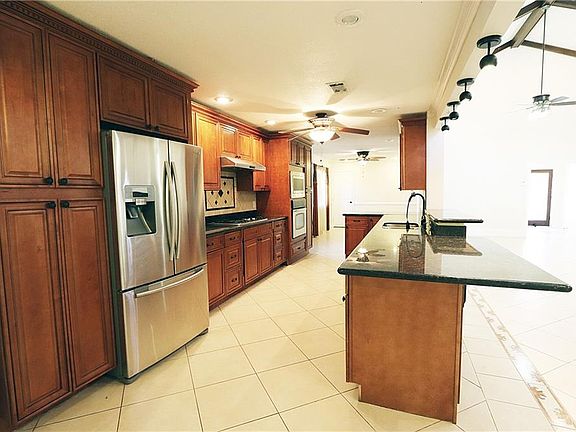 4th image of 3804 Edenborn Ave