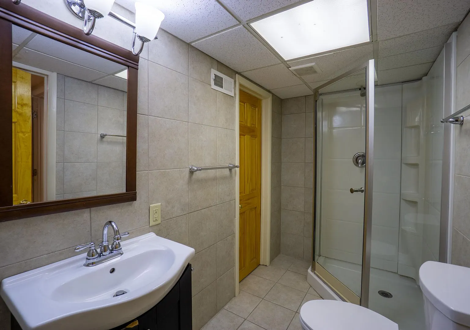 1335 Madison Street - Available 06/01/27 - Spacious Single Family Home — Photo 4
