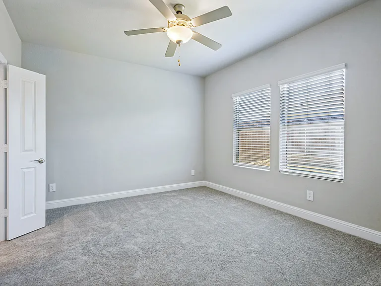 801 McKenna Dr — Photo 21