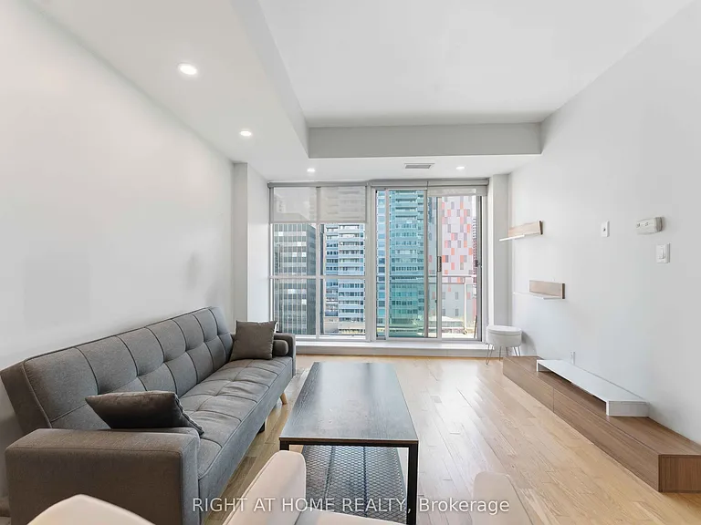 134 York St #1009 — Photo 6