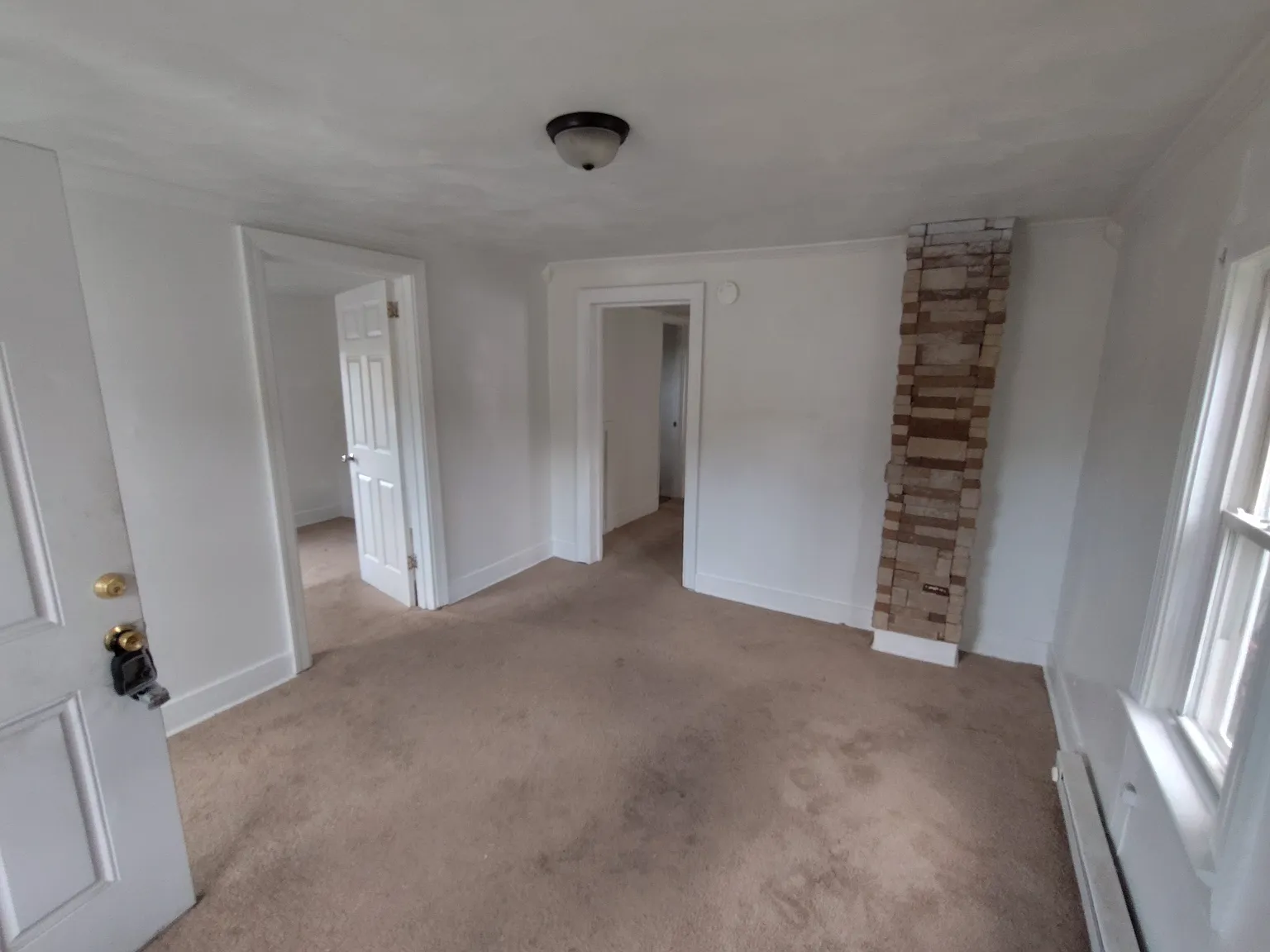 2 bed, 950 sqft, $1,285 — Photo 2