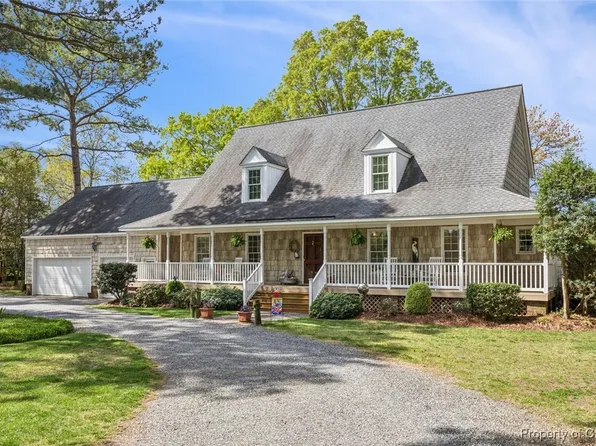 1882 Katie Ln, Hayes, VA 23072