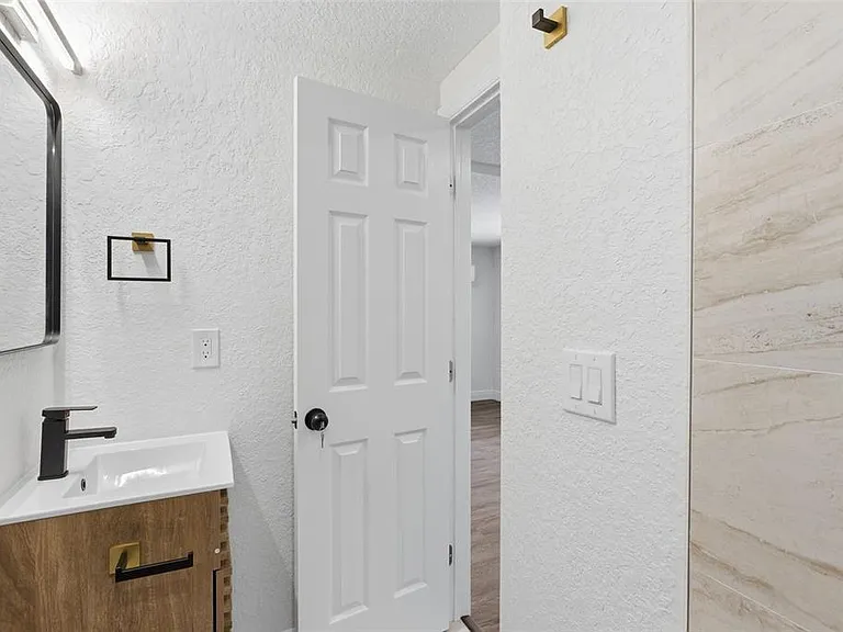 113 145th Ave E #4 — Photo 15