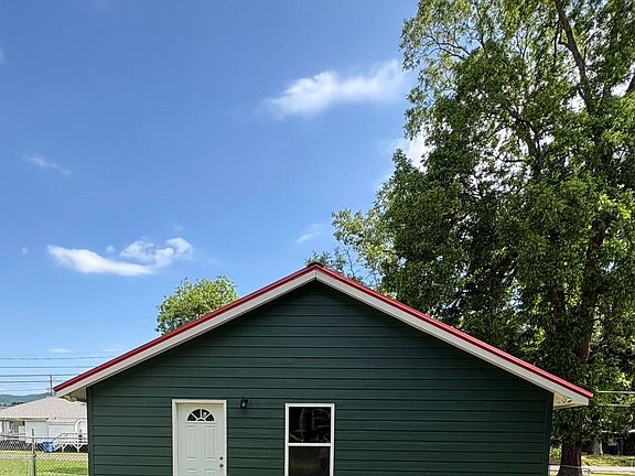 2nd image of 504 W Alabama St