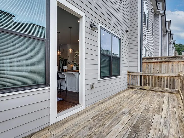 398 Concord St — Photo 22
