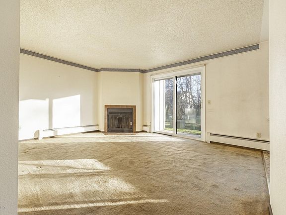 3rd image of 3021 Lois Dr APT 205