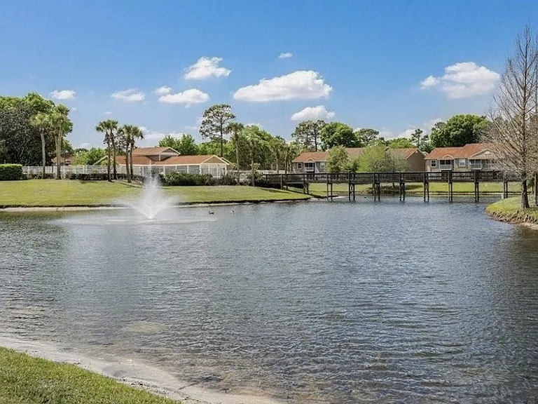 124 Reserve Cir #208 — Photo 28