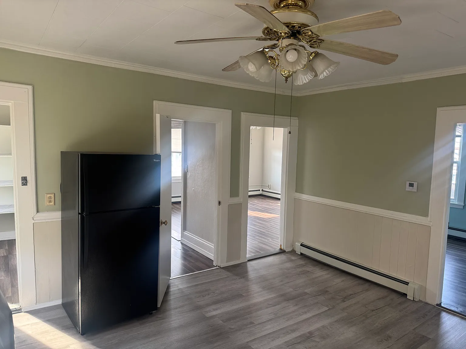 3 bed, 1100 sqft, $2,000 — Photo 2