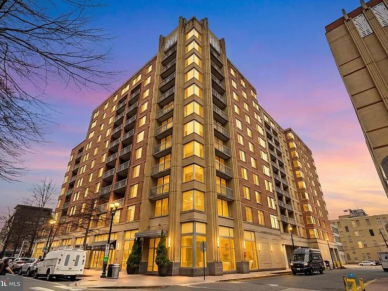 1020 N Highland St #907 — Photo 39