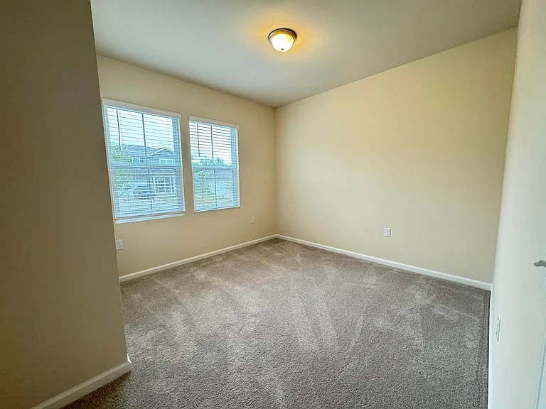 512 Campbell Rdg — Photo 10