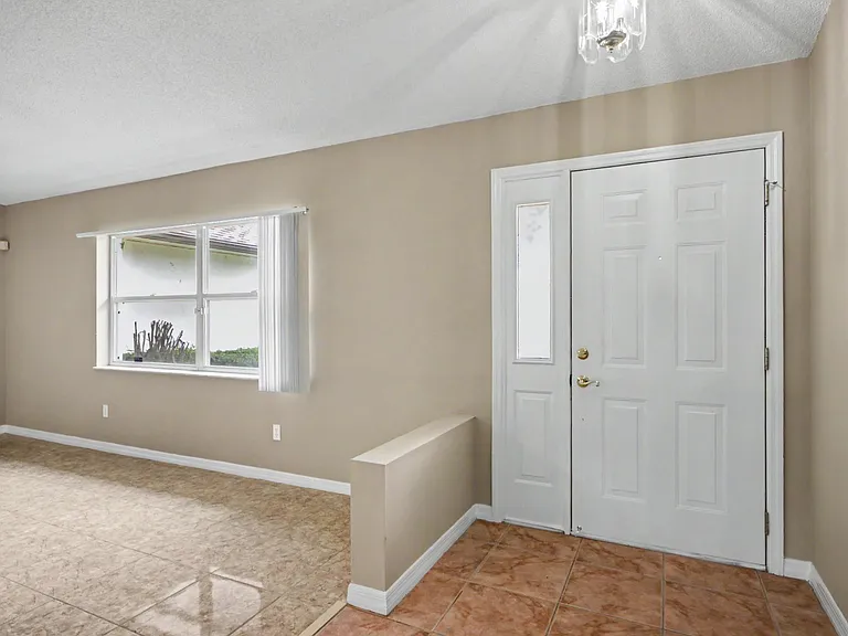 4 Foxhall Ct — Photo 4