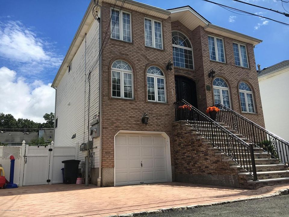 1st image of 46 Bayview Ln