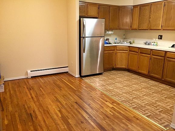 2nd image of 3072 23rd St #2